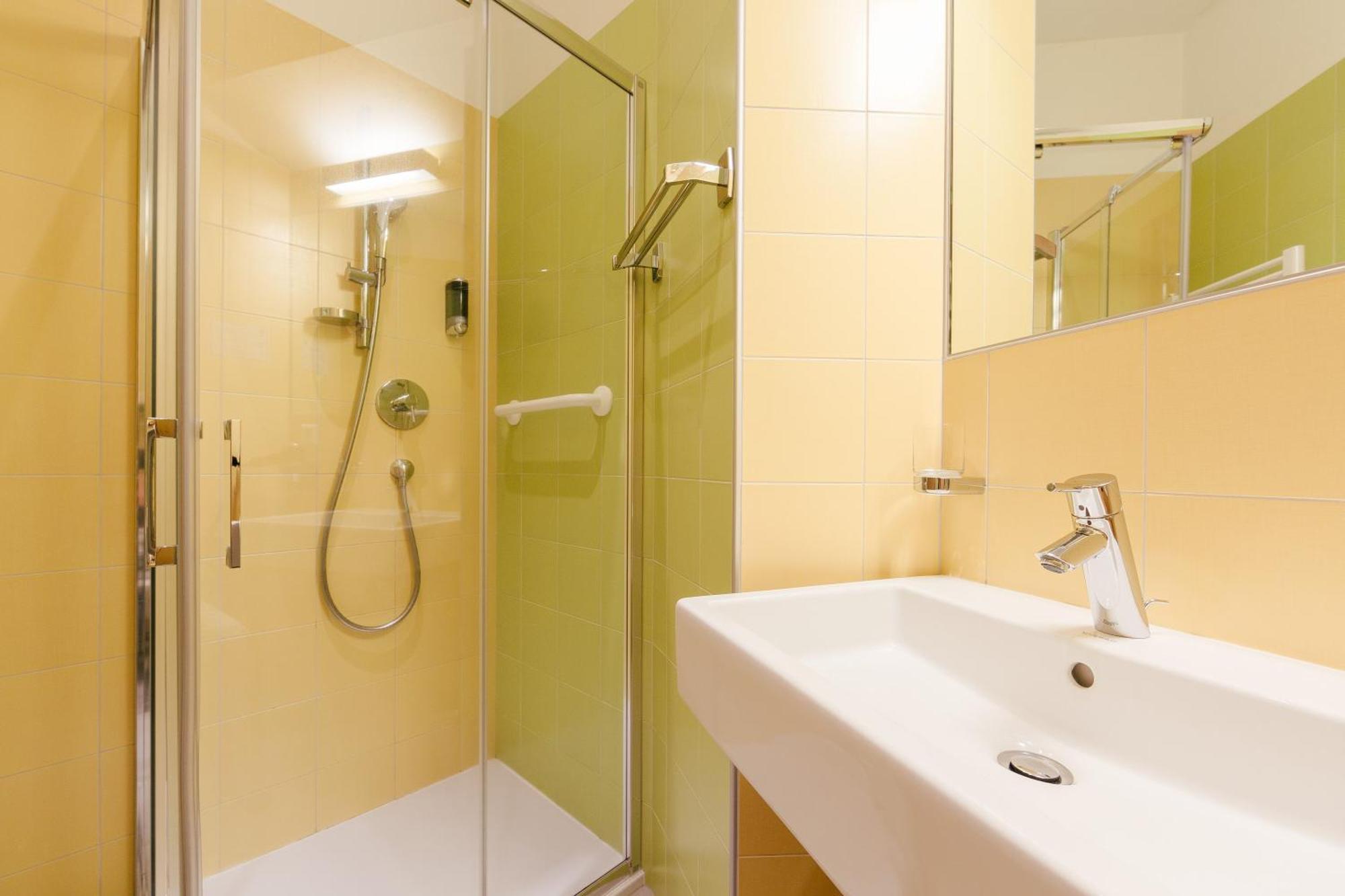 Gaestehaus Salvatorianerinnen Merano Esterno foto