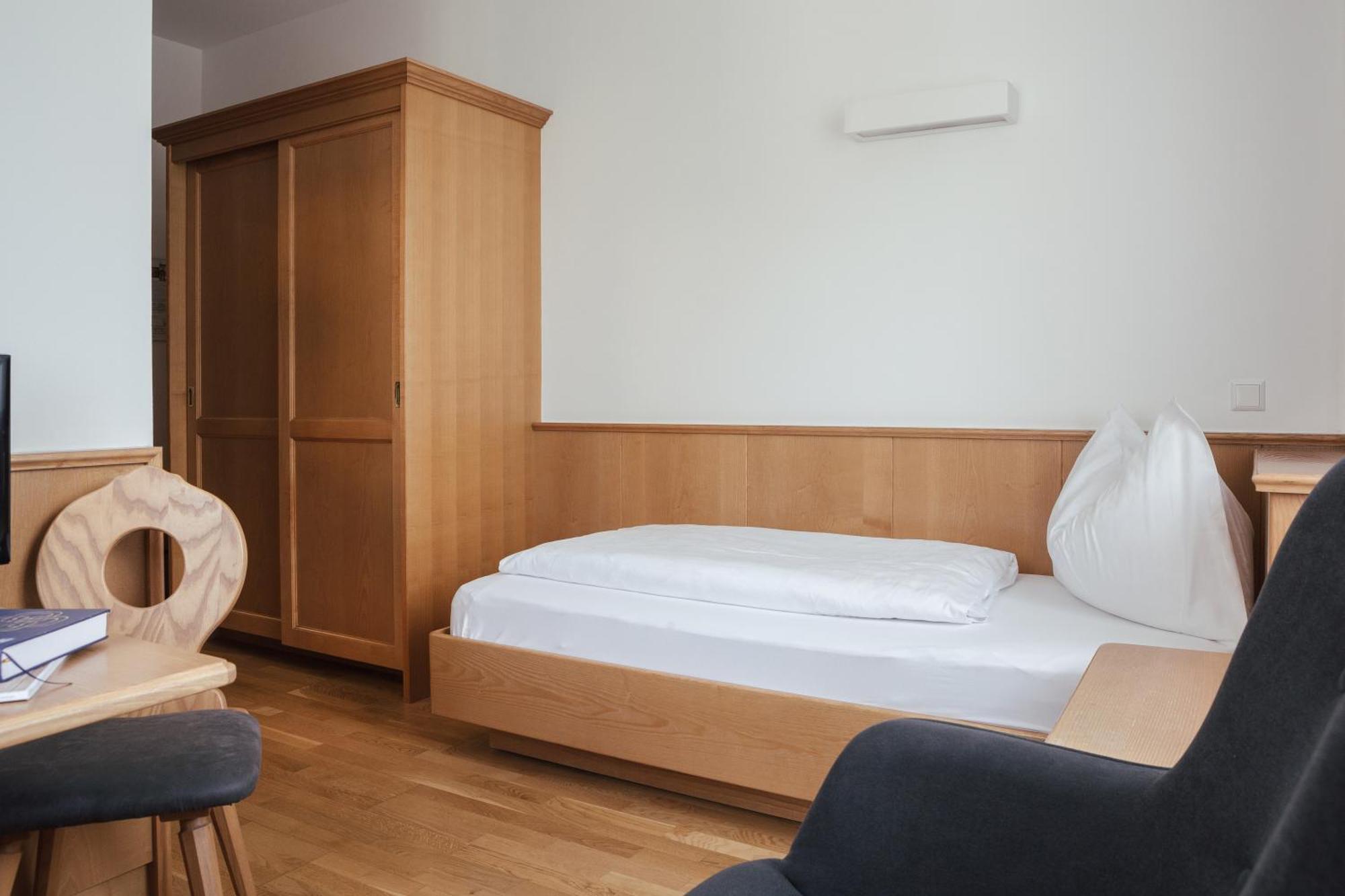Gaestehaus Salvatorianerinnen Merano Esterno foto