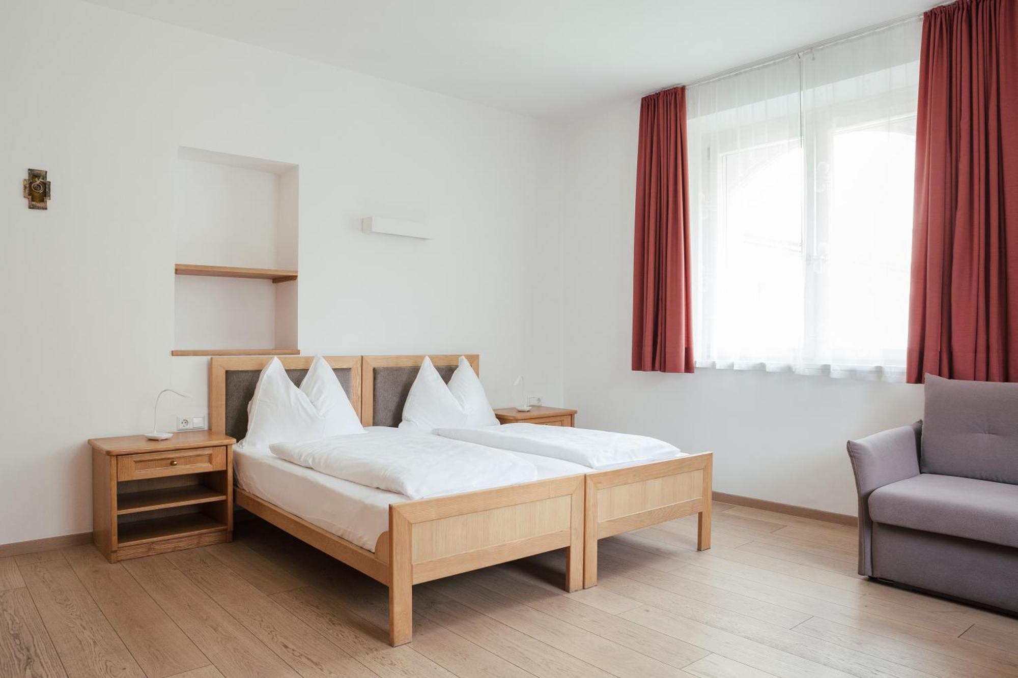Gaestehaus Salvatorianerinnen Merano Esterno foto