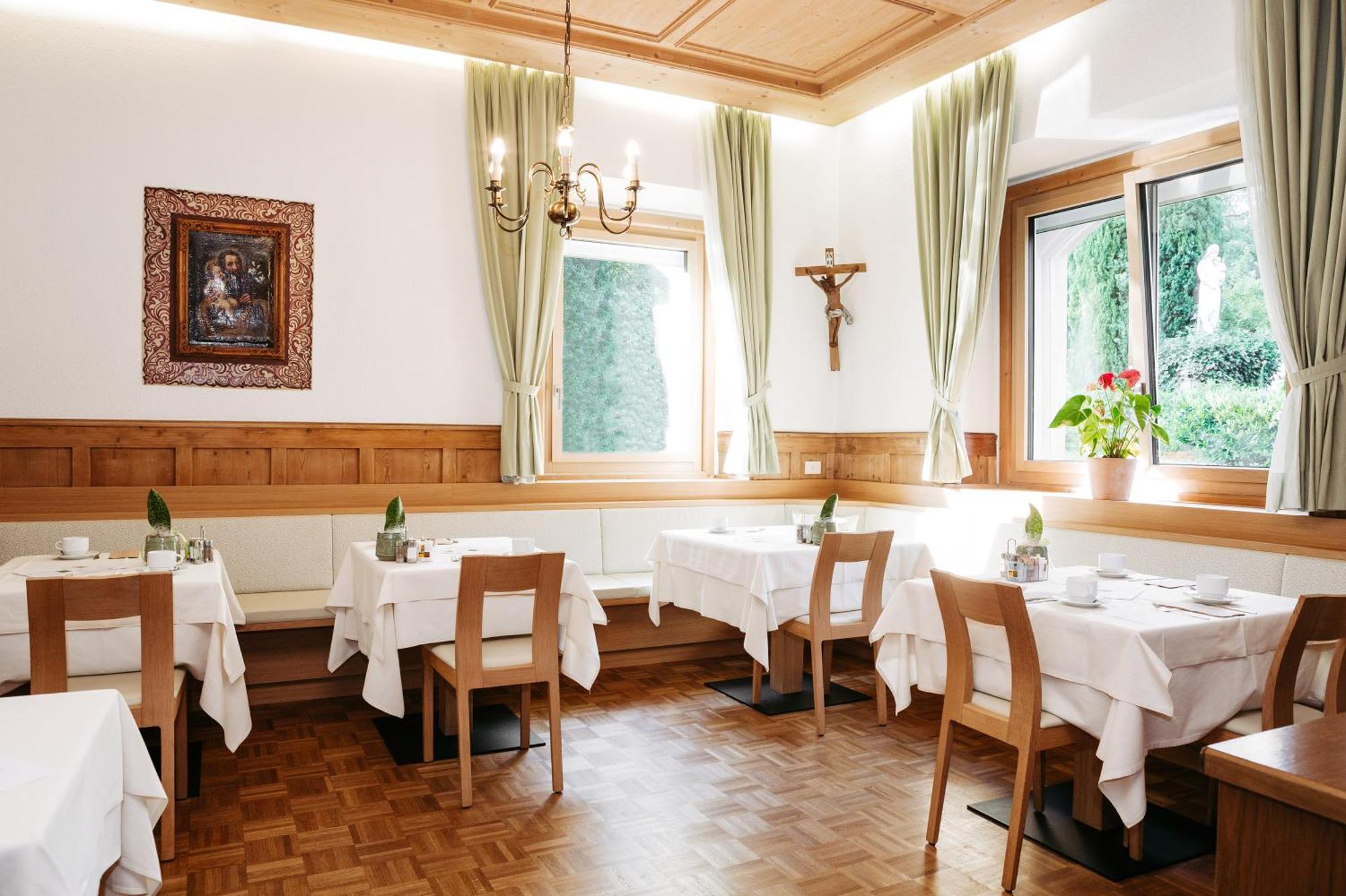 Gaestehaus Salvatorianerinnen Merano Esterno foto