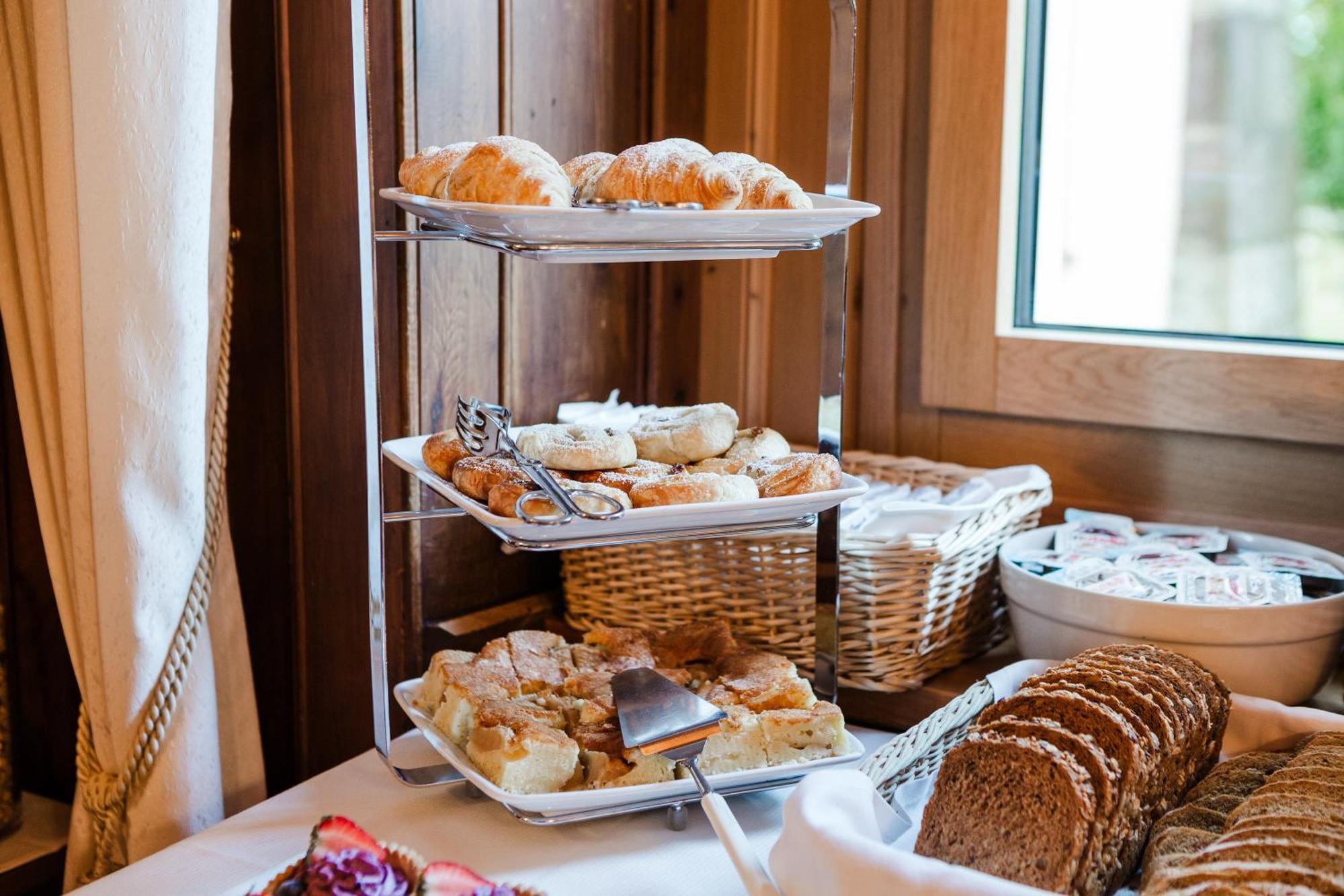 Gaestehaus Salvatorianerinnen Merano Esterno foto