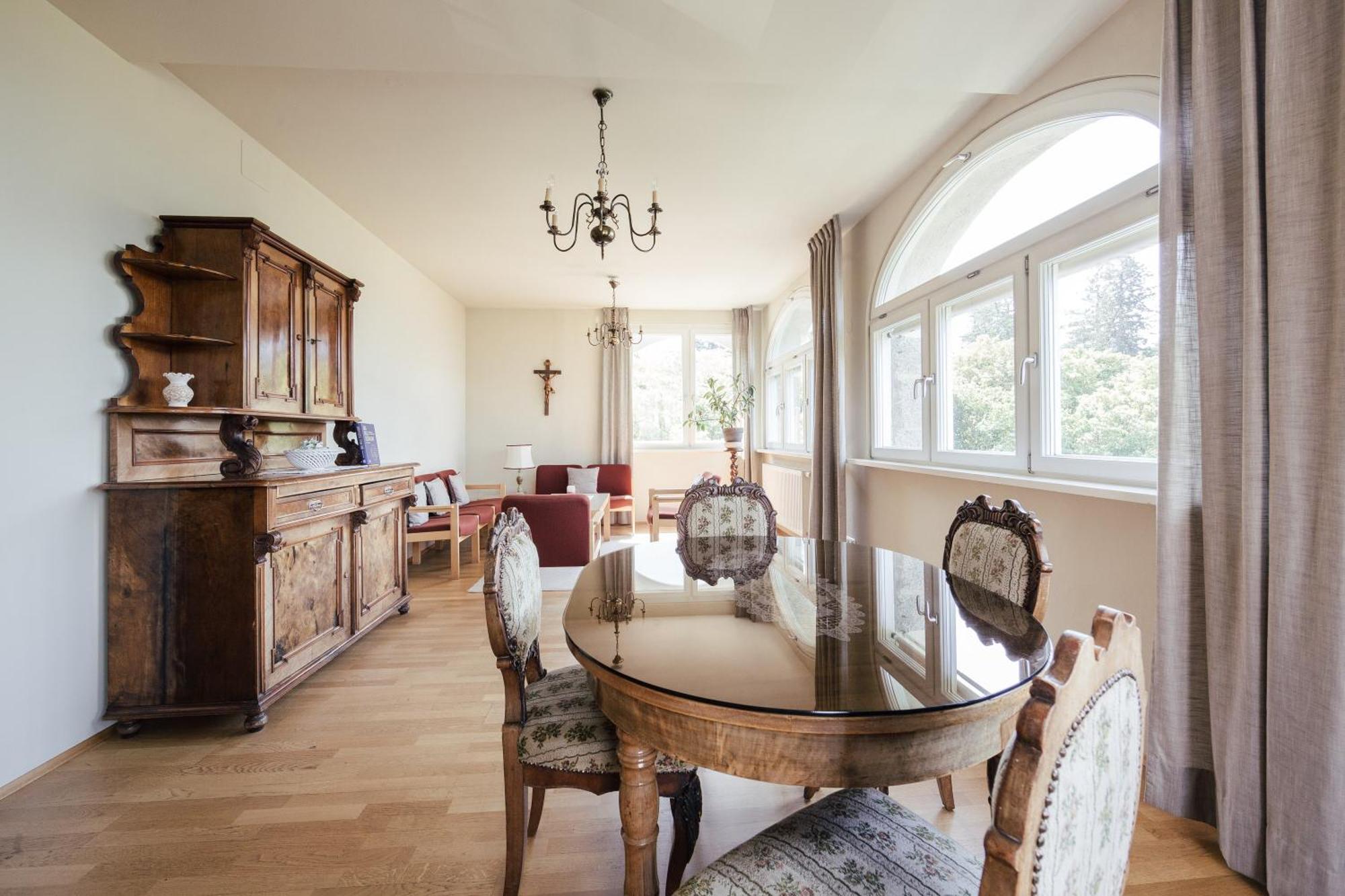 Gaestehaus Salvatorianerinnen Merano Esterno foto